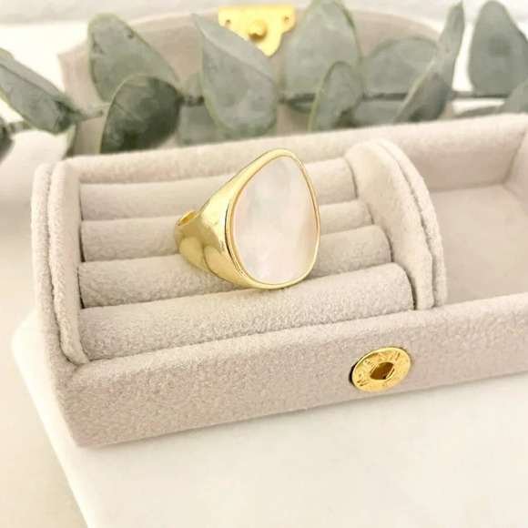 925 Sterling Silver Chunky Mother of Pearl Gold Statement Ring Thick Large Ring - Picture 7 of 8